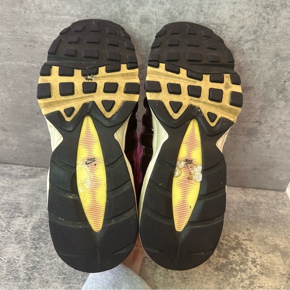 Nike Air Max 95 Running Shoes Womens sz 9 - tan/pink - Picture 5 of 9